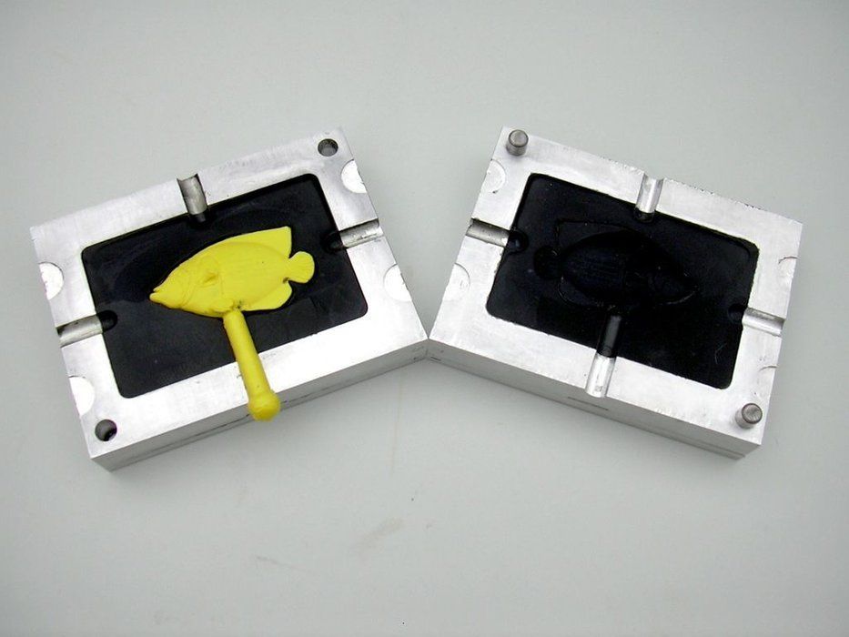 塑膠模具的主要結(jié)構(gòu)包括有哪些？